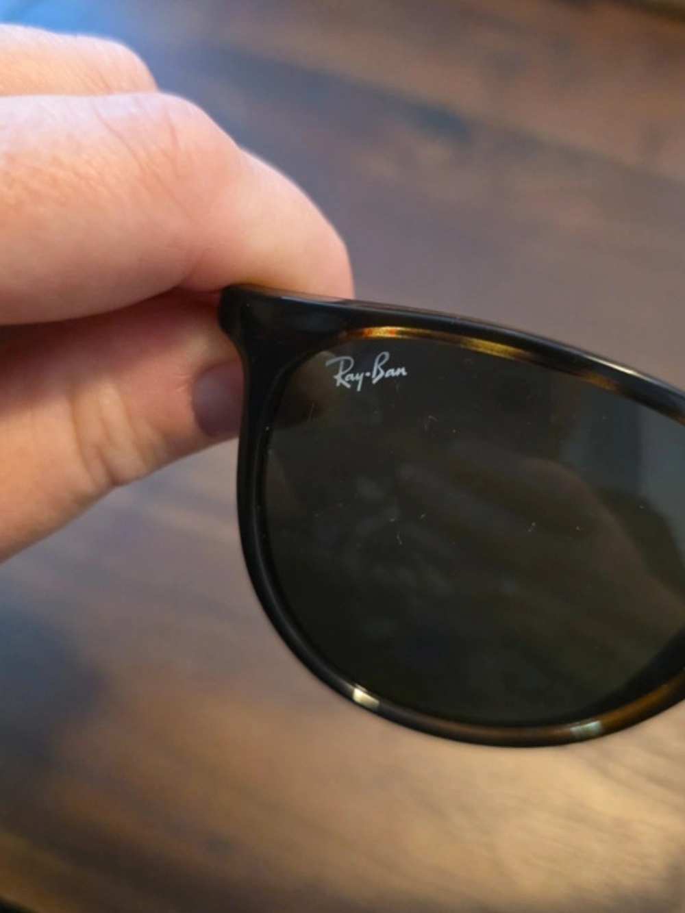 Sunglasses temple arm